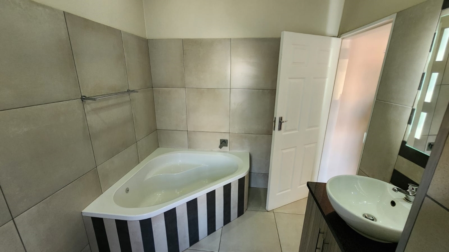 To Let 3 Bedroom Property for Rent in Cashan North West